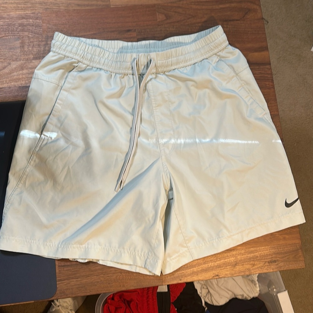 Nike DriFIT Men’s Shorts Size Medium light grey/green